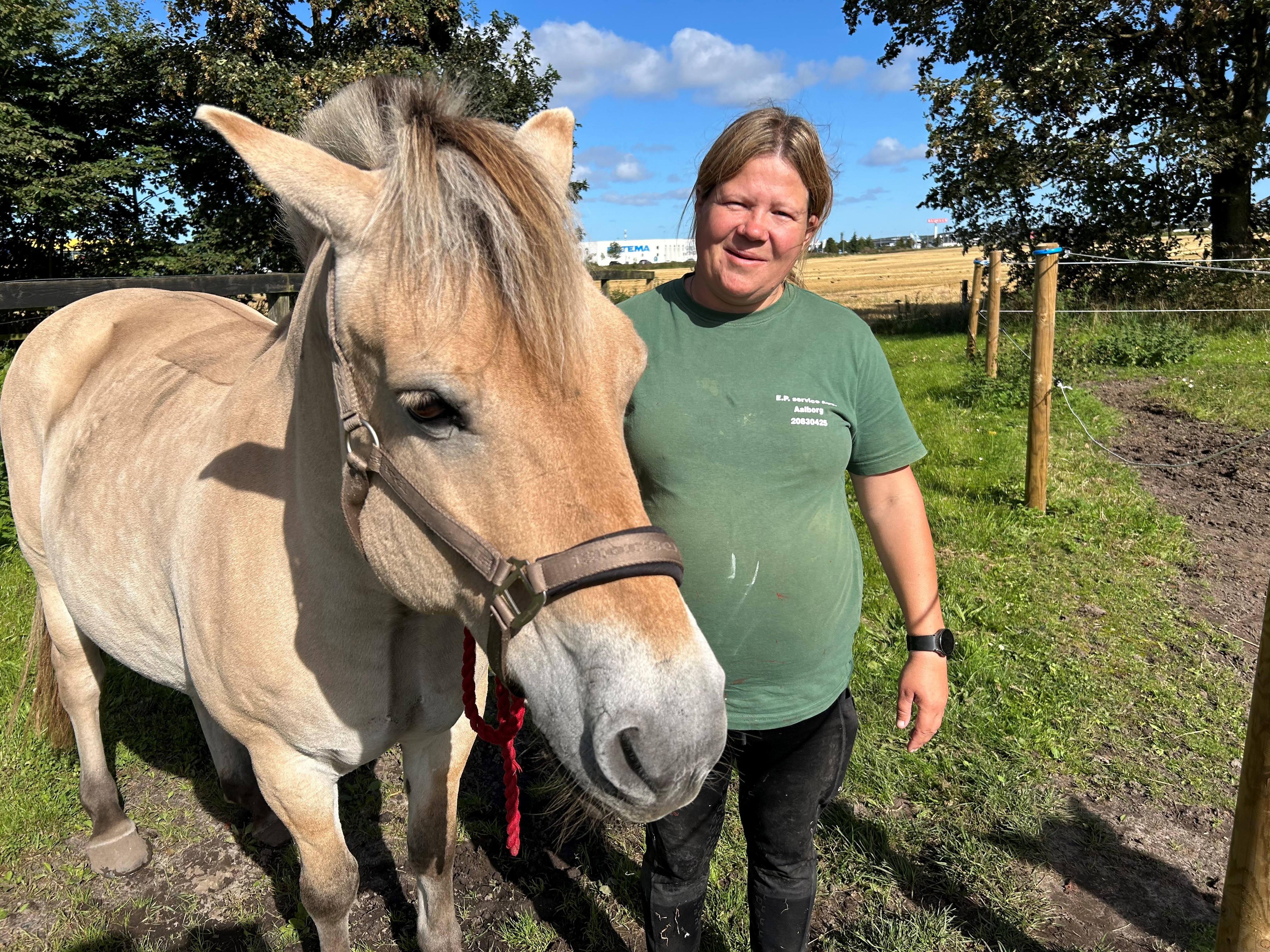 Kirsten og en hest